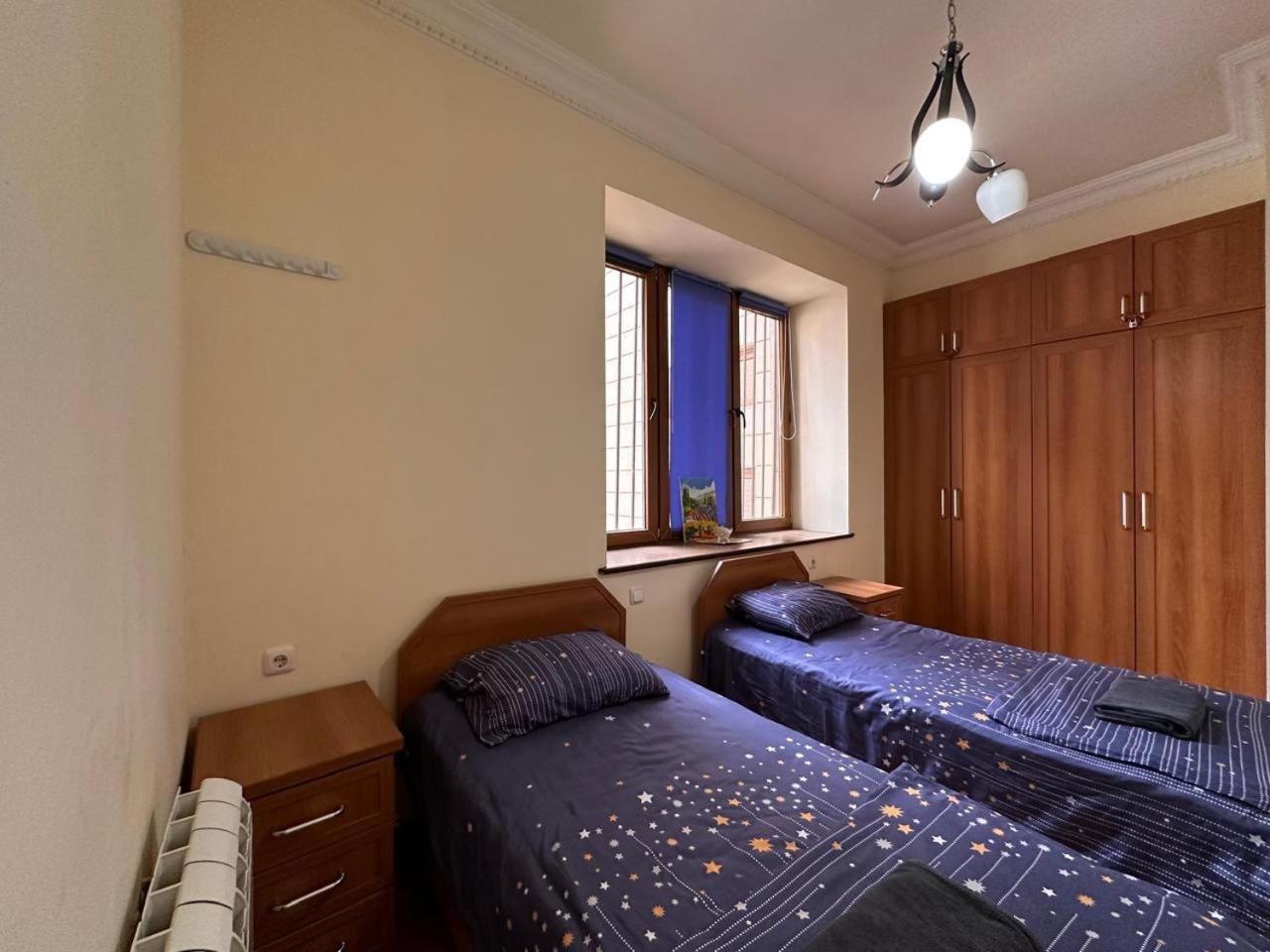 Hotel & Apartments California Ереван Экстерьер фото