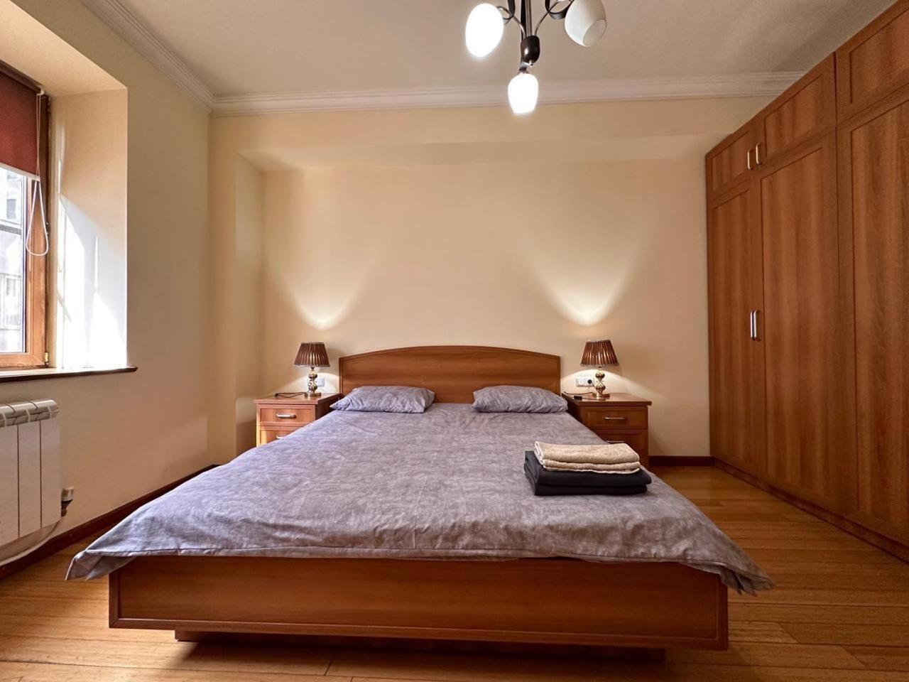 Hotel & Apartments California Ереван Экстерьер фото