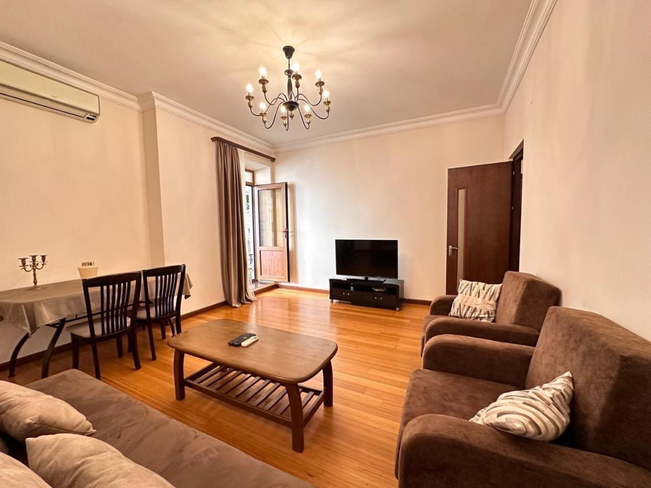 Hotel & Apartments California Ереван Экстерьер фото