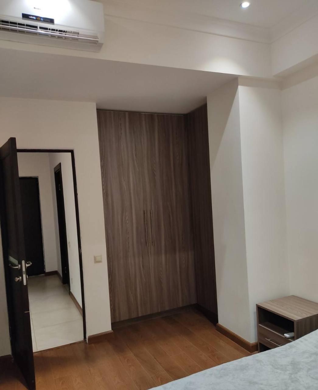 Hotel & Apartments California Ереван Экстерьер фото