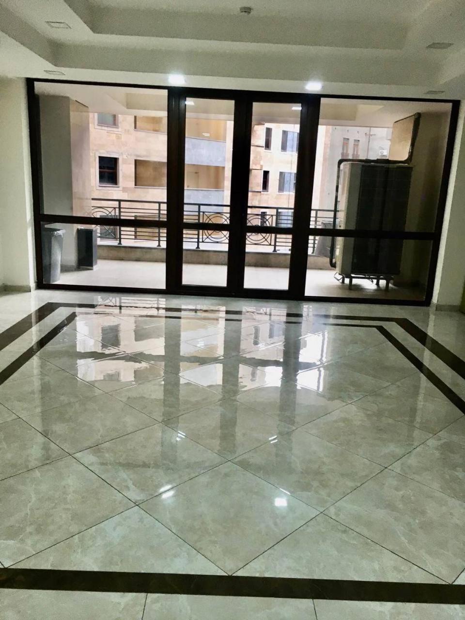 Hotel & Apartments California Ереван Экстерьер фото