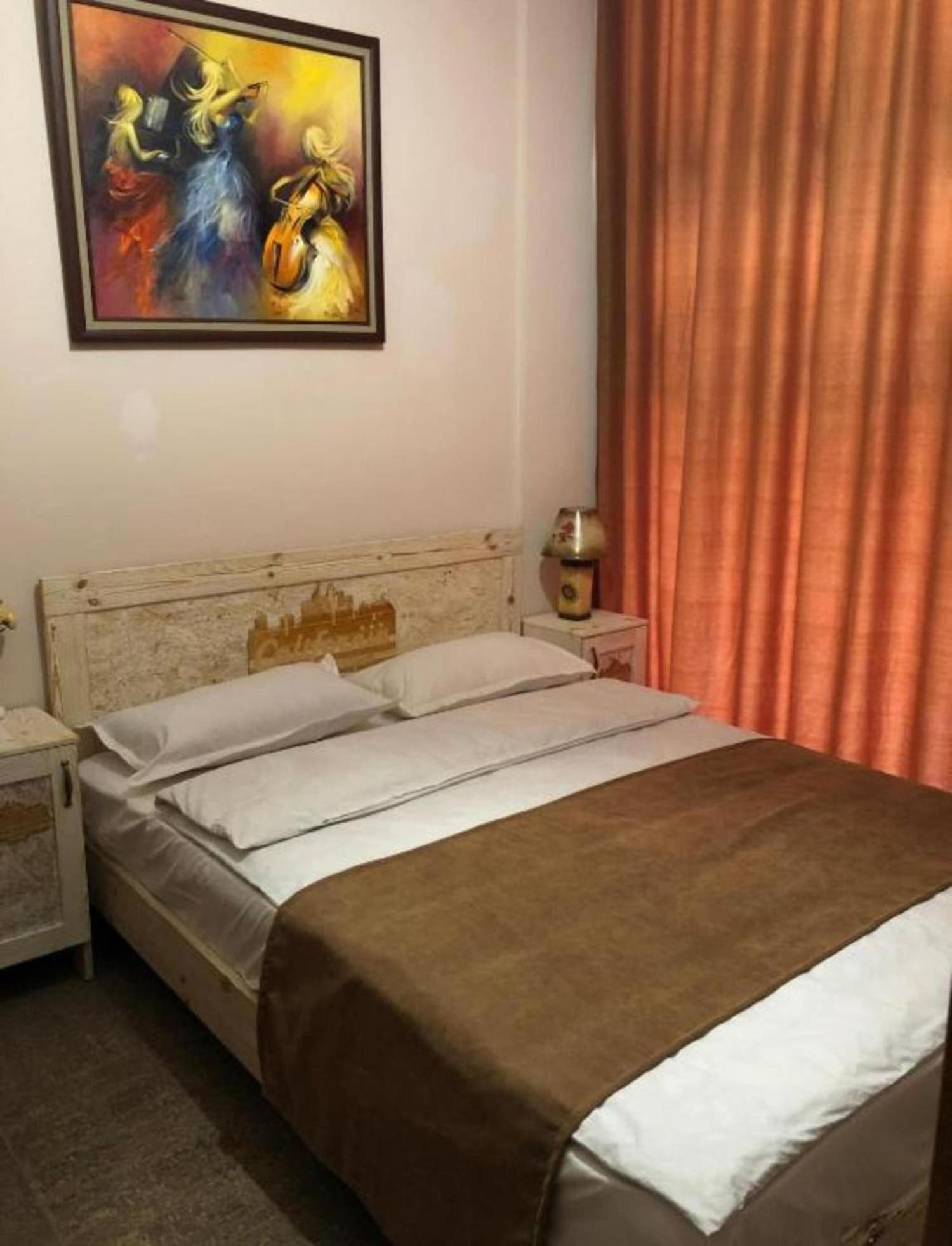 Hotel & Apartments California Ереван Экстерьер фото