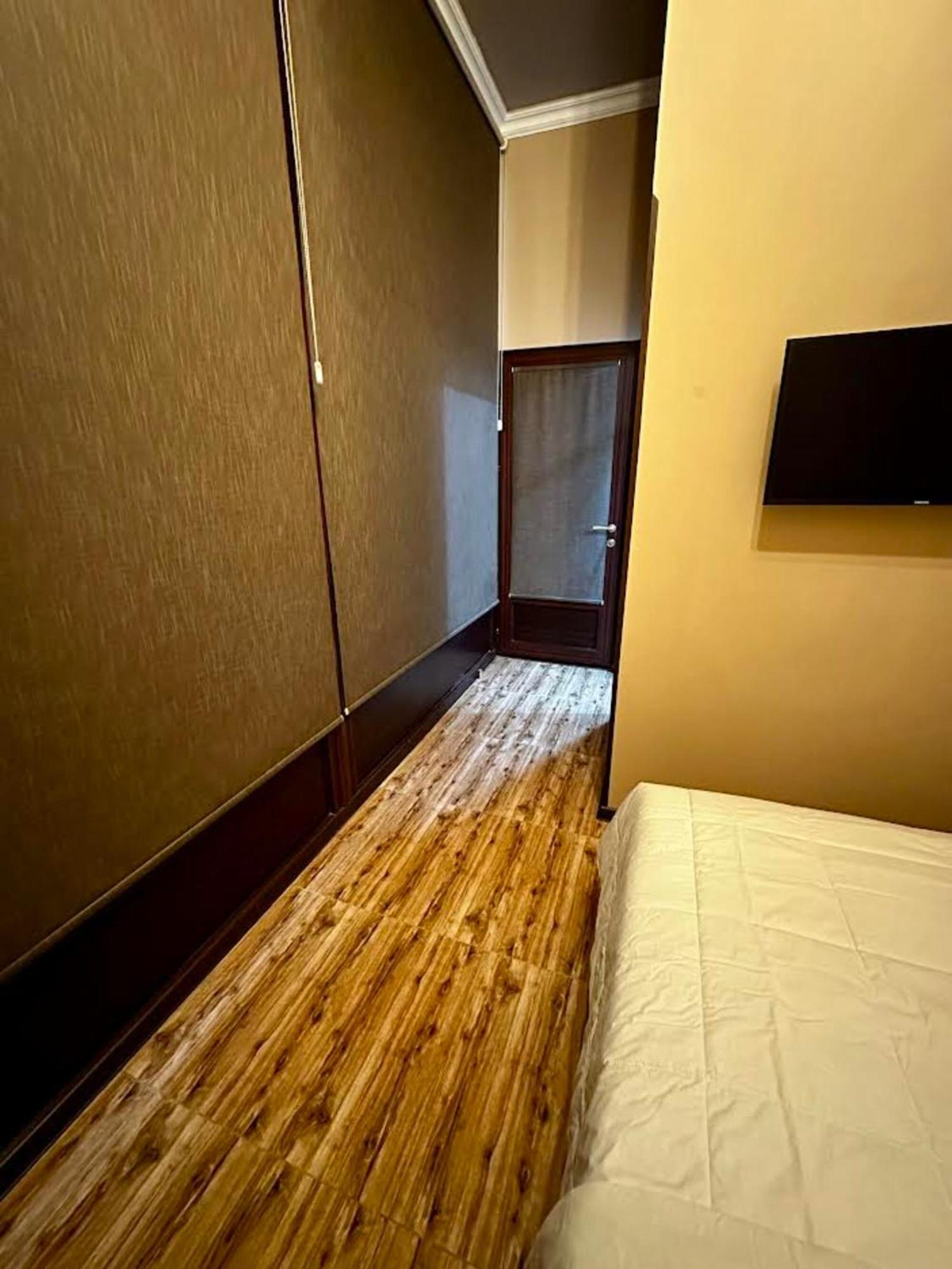Hotel & Apartments California Ереван Экстерьер фото