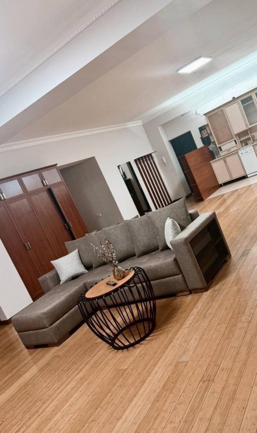 Hotel & Apartments California Ереван Экстерьер фото